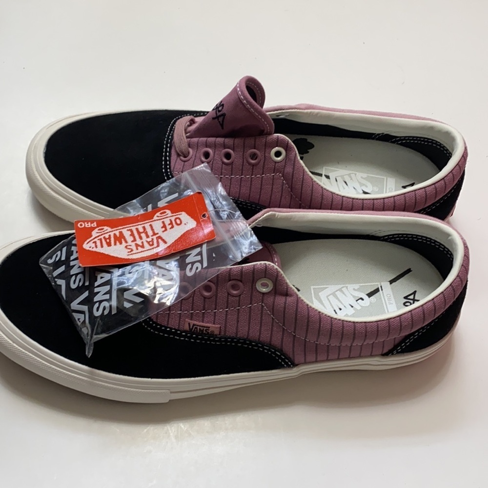 NWOB Vans Era pro purple /black
size: 11.5 - Picture 7 of 10